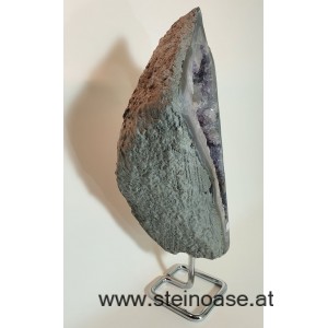 Amethyst Druse mit Calcit auf Ständer